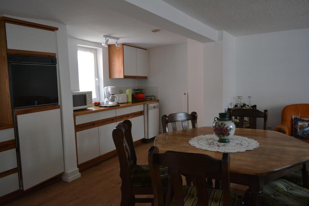 Location Alice Villa Ottrott Kamer foto