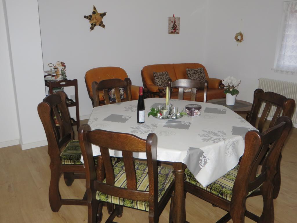 Location Alice Villa Ottrott Buitenkant foto